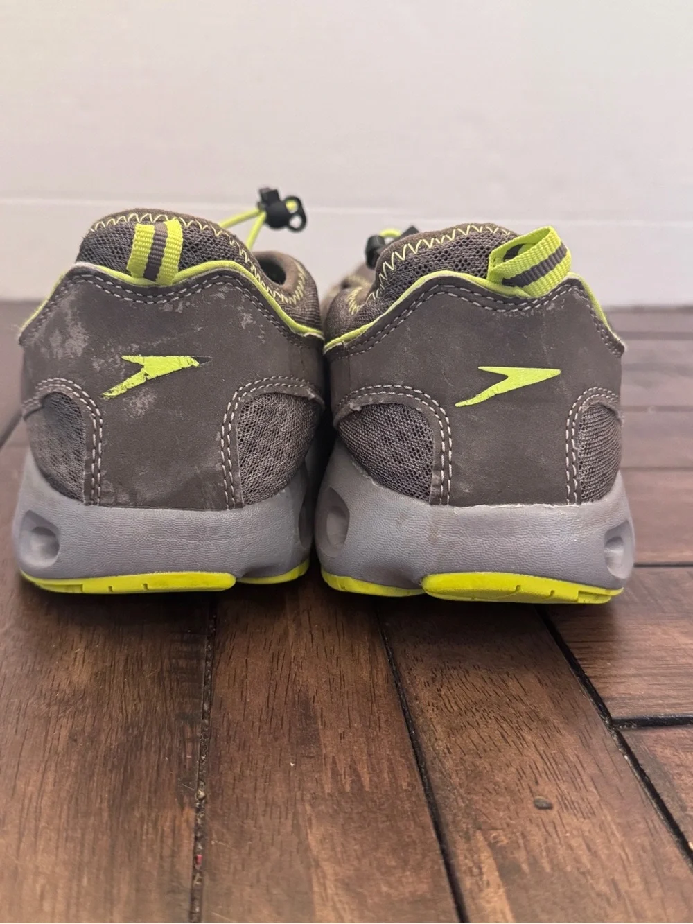 Speedo Men's 11 Hydro Comfort 2.0 Water Shoes Grey Neon Green Bungee Camp Kayak